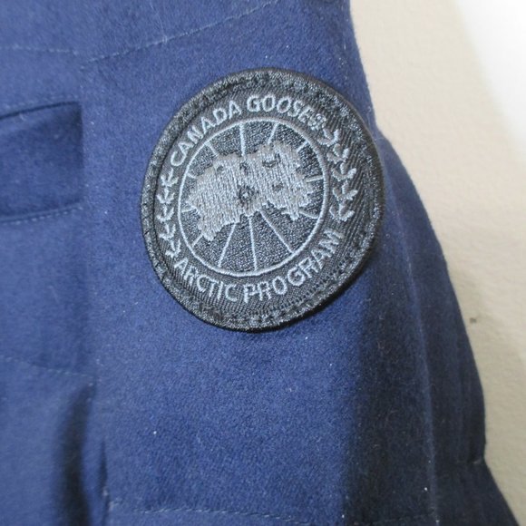 Canada Goose X Henry Poole Women's W1 Jacket Size L Navy NWT - Picture 3 of 14